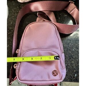 lululemon athletica Dusty Rose Mini Crossbody Sling